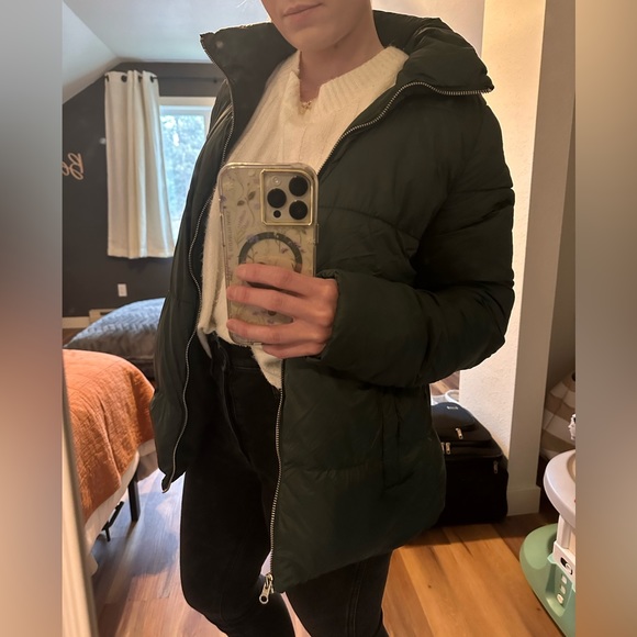 Old Navy Women’s XS Puffer - Picture 4 of 4
